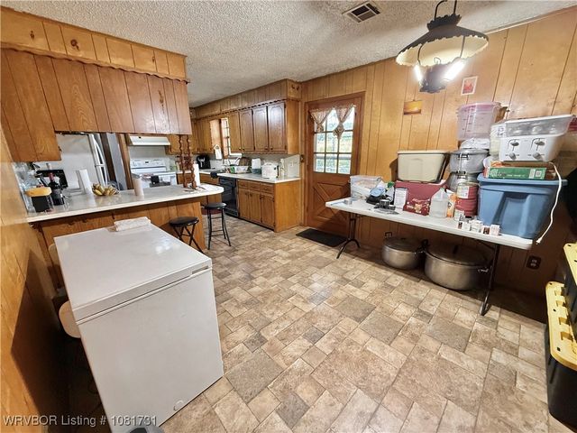 31122 S Cooper Bend West Road, Kinta, OK 74552