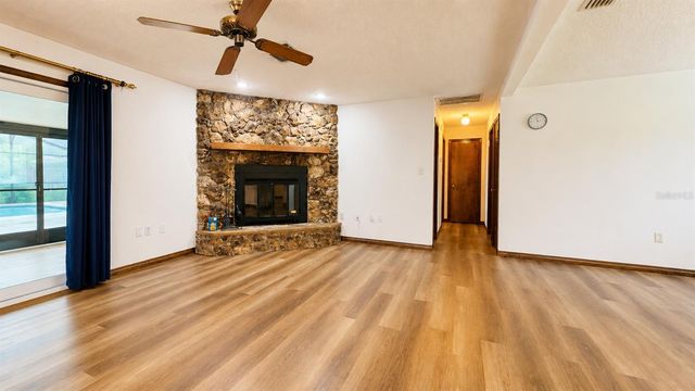 35025 RAINTREE DR, Fruitland Park, FL 34731