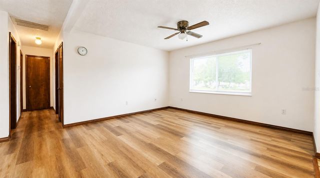35025 RAINTREE DR, Fruitland Park, FL 34731