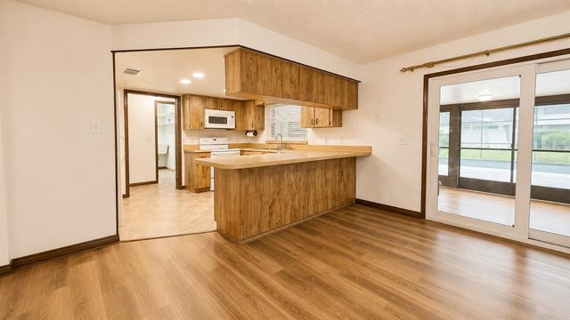 35025 RAINTREE DR, Fruitland Park, FL 34731