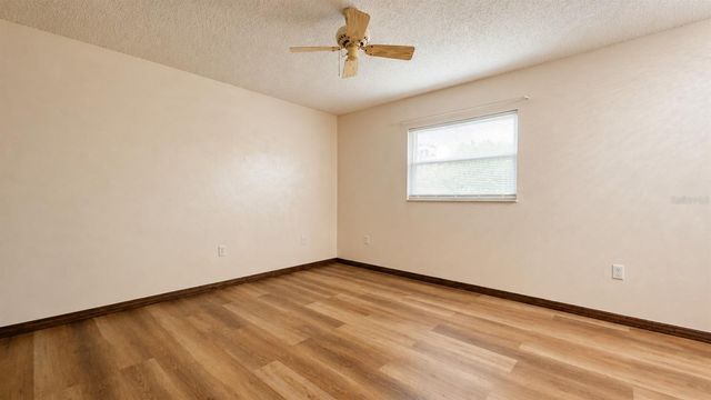 35025 RAINTREE DR, Fruitland Park, FL 34731