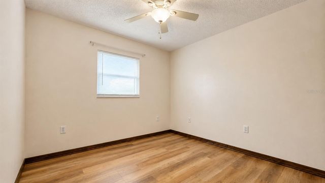 35025 RAINTREE DR, Fruitland Park, FL 34731