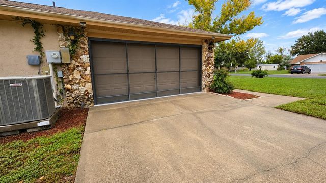 35025 RAINTREE DR, Fruitland Park, FL 34731