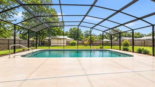35025 RAINTREE DR, Fruitland Park, FL 34731
