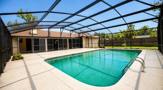 35025 RAINTREE DR, Fruitland Park, FL 34731