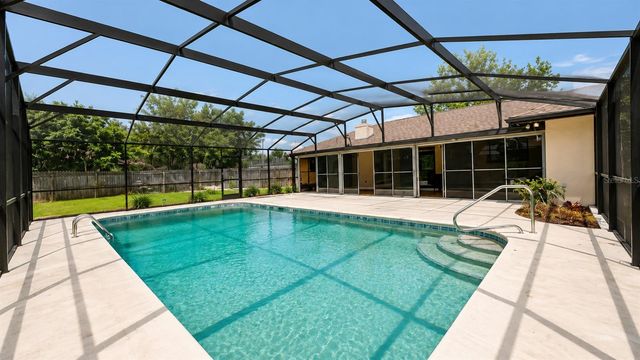 35025 RAINTREE DR, Fruitland Park, FL 34731