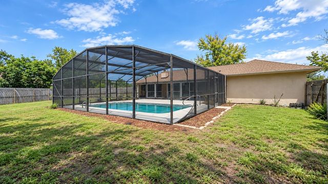 35025 RAINTREE DR, Fruitland Park, FL 34731