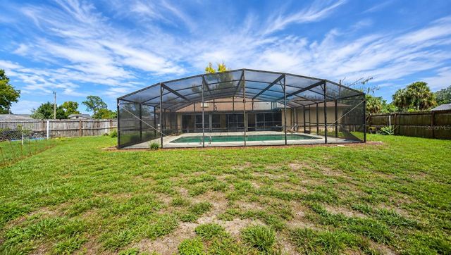 35025 RAINTREE DR, Fruitland Park, FL 34731