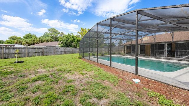 35025 RAINTREE DR, Fruitland Park, FL 34731