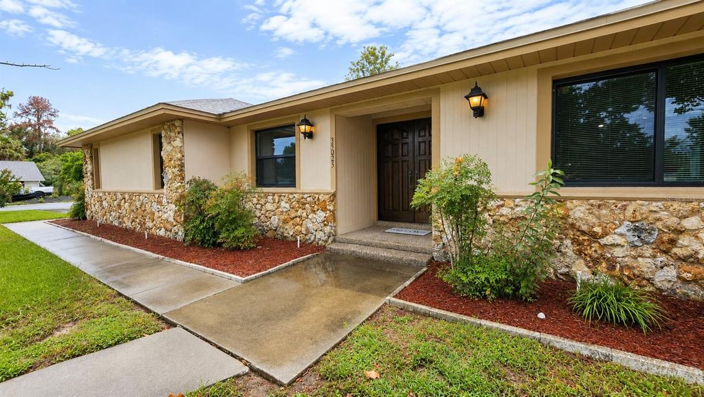 35025 RAINTREE DR, Fruitland Park, FL 34731