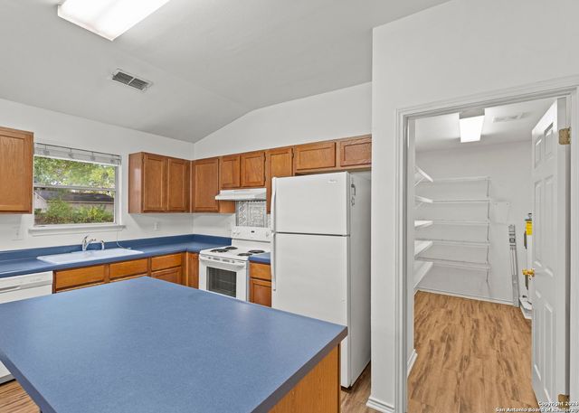 14346 Markham Ln, San Antonio, TX 78247