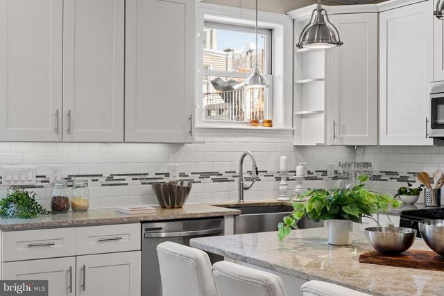 2039 E HAZZARD ST, Philadelphia, PA 19125