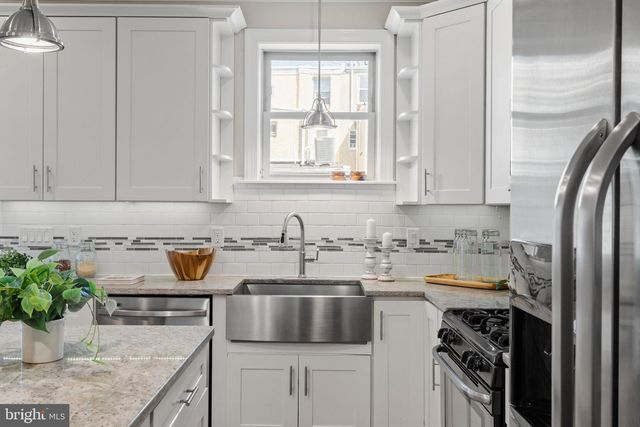 2039 E HAZZARD ST, Philadelphia, PA 19125