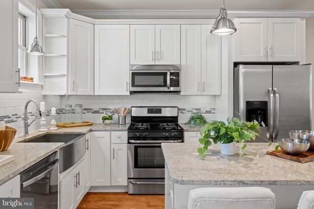 2039 E HAZZARD ST, Philadelphia, PA 19125