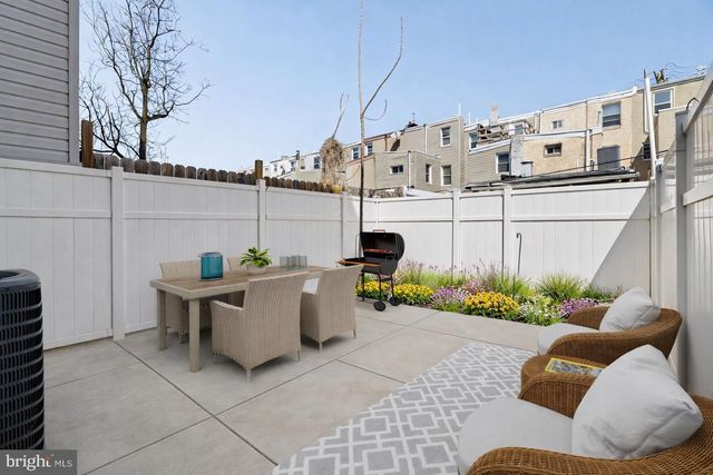 2039 E HAZZARD ST, Philadelphia, PA 19125