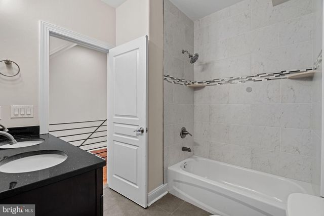 2039 E HAZZARD ST, Philadelphia, PA 19125