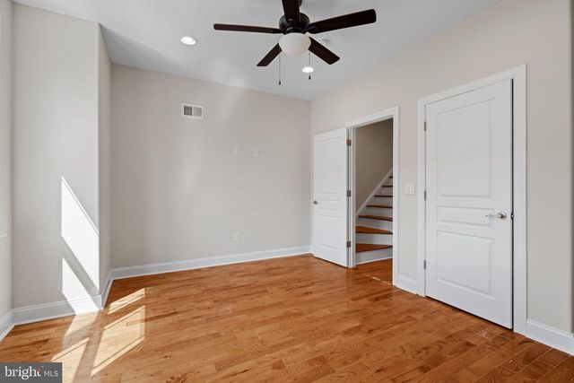 2039 E HAZZARD ST, Philadelphia, PA 19125