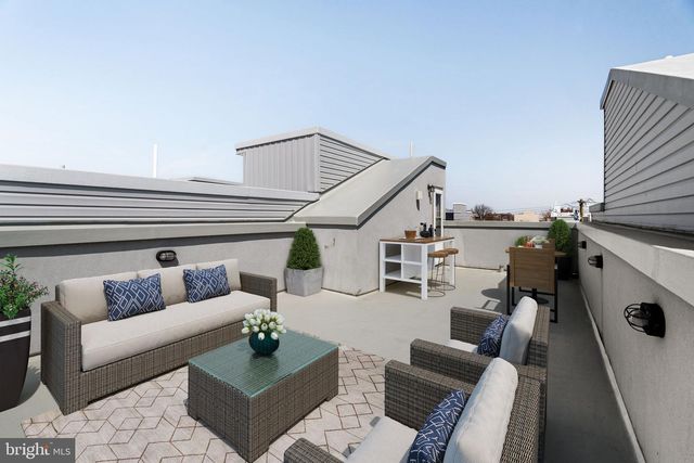 2039 E HAZZARD ST, Philadelphia, PA 19125