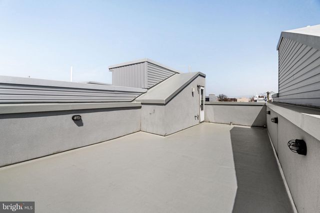 2039 E HAZZARD ST, Philadelphia, PA 19125