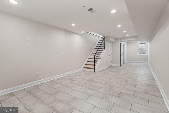 2039 E HAZZARD ST, Philadelphia, PA 19125