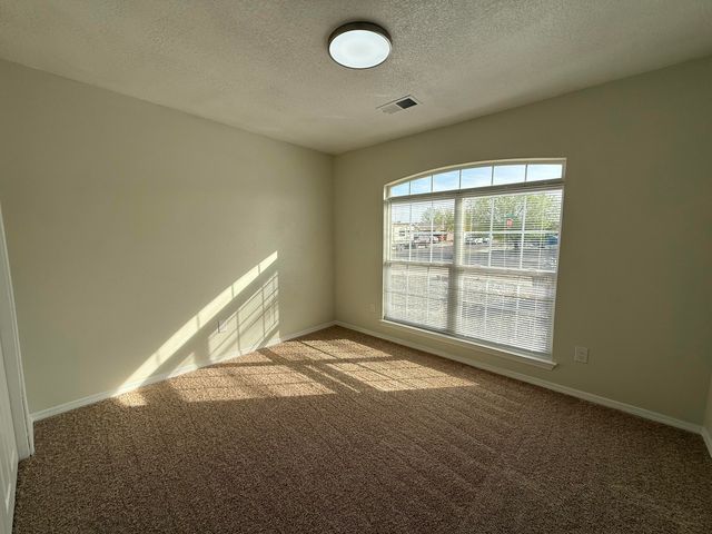 10267 Country Meadows Drive NW, Albuquerque, NM 87114