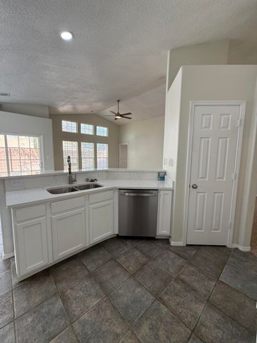 10267 Country Meadows Drive NW, Albuquerque, NM 87114