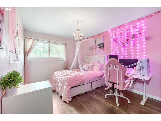 3817 Se Spruce St, Hillsboro, OR 97123