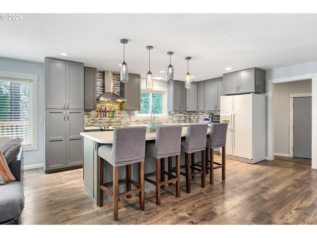 3817 Se Spruce St, Hillsboro, OR 97123