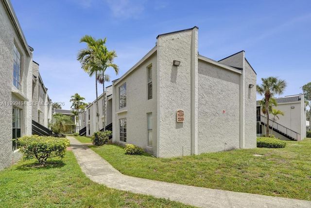 4511 Treehouse Lane B, Tamarac, FL 33319