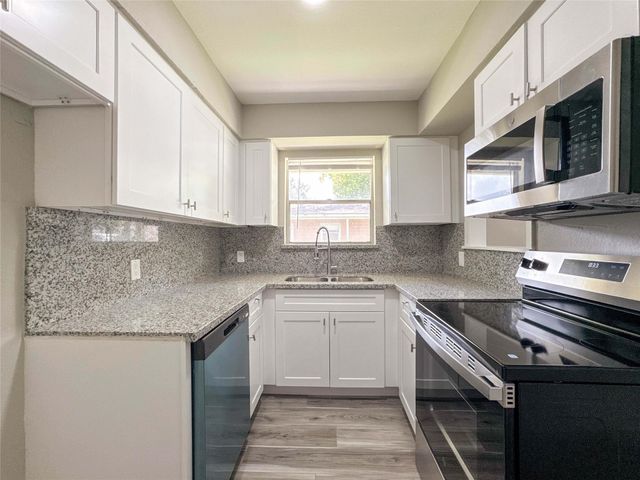4537 Dakota Street 1, Dickinson, TX 77539