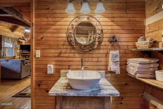 448 Hideaway Ridge Circle, Sevierville, TN 37862