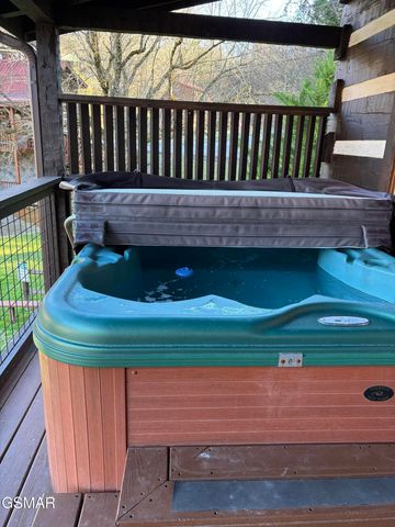 448 Hideaway Ridge Circle, Sevierville, TN 37862