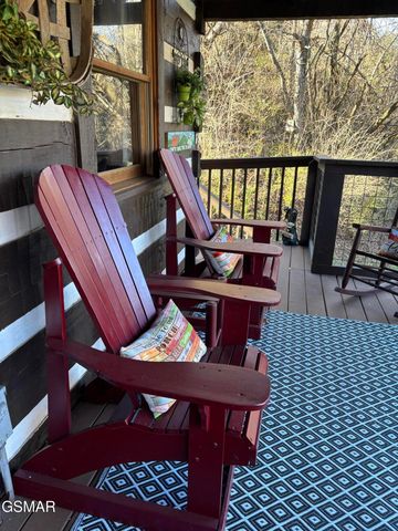 448 Hideaway Ridge Circle, Sevierville, TN 37862