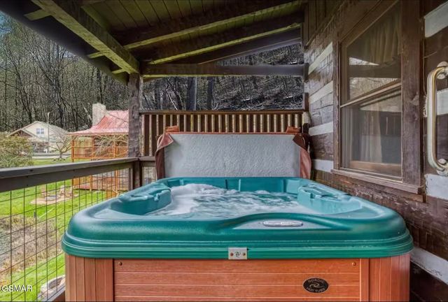 448 Hideaway Ridge Circle, Sevierville, TN 37862