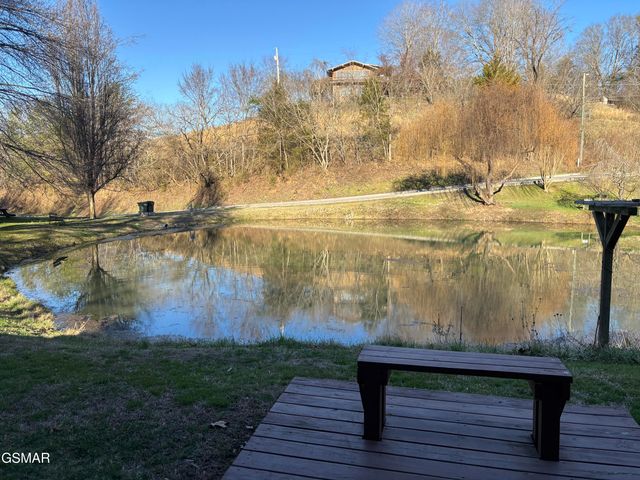 448 Hideaway Ridge Circle, Sevierville, TN 37862