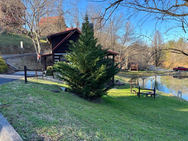 448 Hideaway Ridge Circle, Sevierville, TN 37862