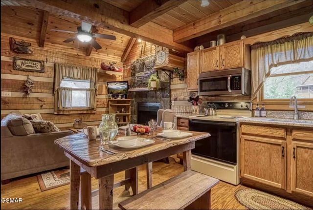 448 Hideaway Ridge Circle, Sevierville, TN 37862