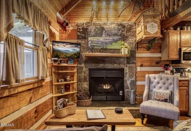 448 Hideaway Ridge Circle, Sevierville, TN 37862