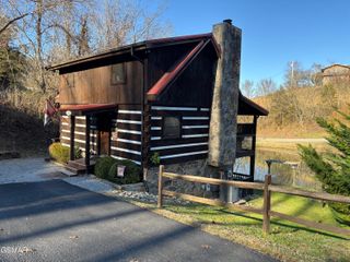 448 Hideaway Ridge Circle, Sevierville, TN 37862