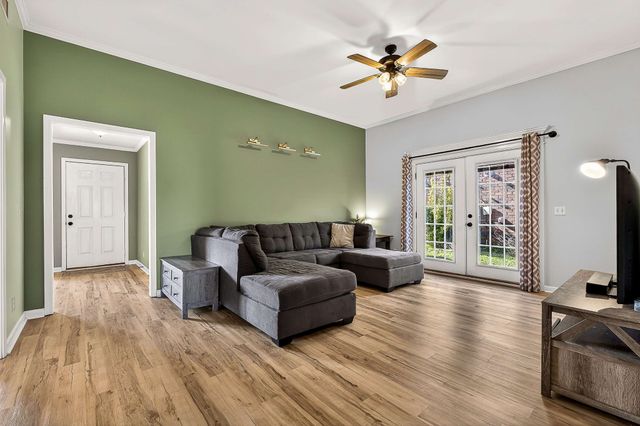 1709 Thomas Ct, Murfreesboro, TN 37127