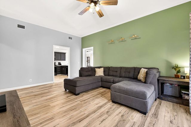 1709 Thomas Ct, Murfreesboro, TN 37127