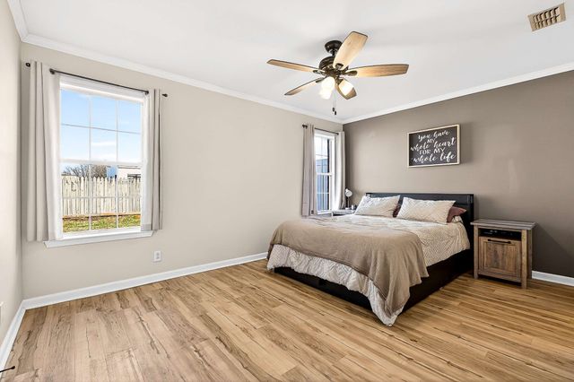 1709 Thomas Ct, Murfreesboro, TN 37127