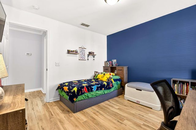 1709 Thomas Ct, Murfreesboro, TN 37127