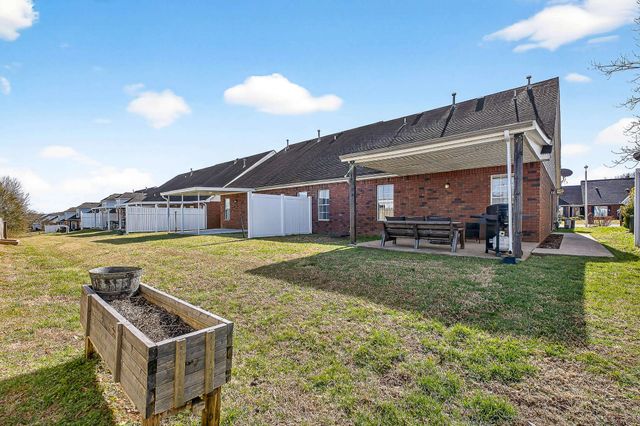 1709 Thomas Ct, Murfreesboro, TN 37127