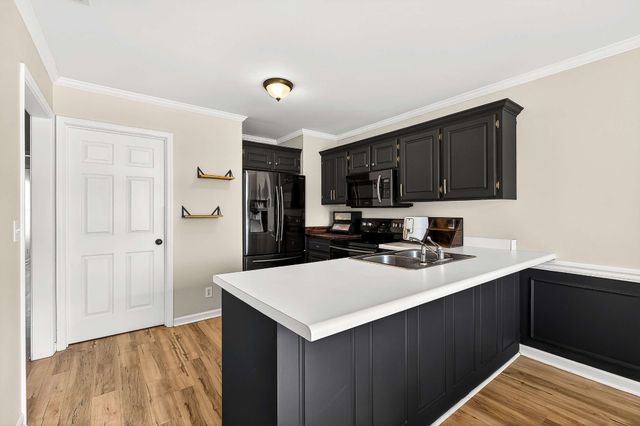 1709 Thomas Ct, Murfreesboro, TN 37127