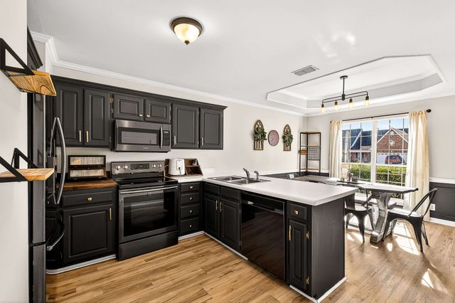 1709 Thomas Ct, Murfreesboro, TN 37127