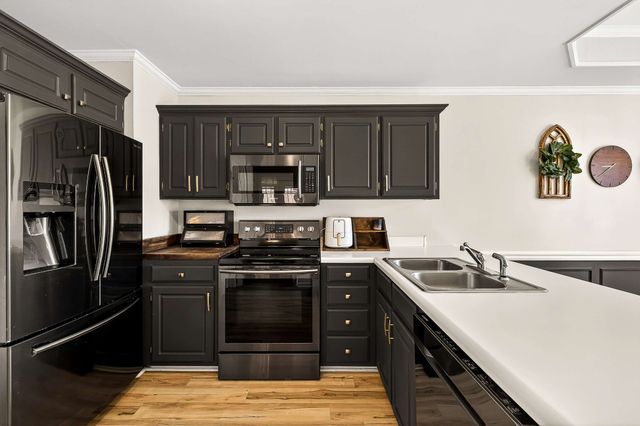 1709 Thomas Ct, Murfreesboro, TN 37127