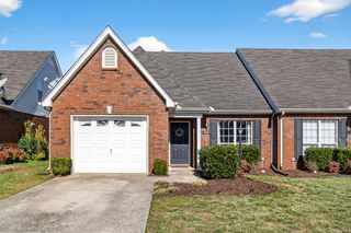 1709 Thomas Ct, Murfreesboro, TN 37127
