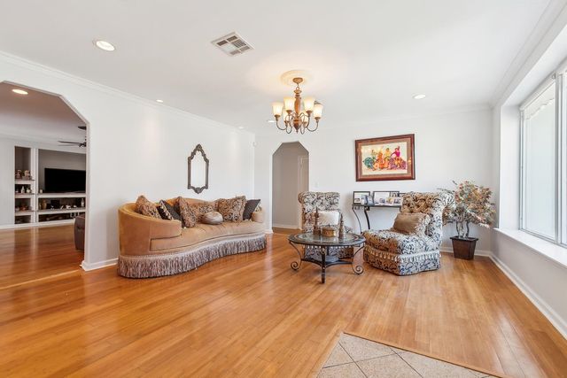 5217 Chamberlain, New Orleans, LA 70122