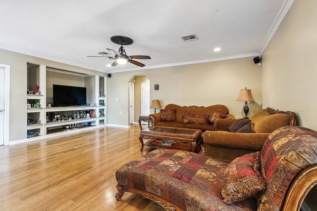 5217 Chamberlain, New Orleans, LA 70122